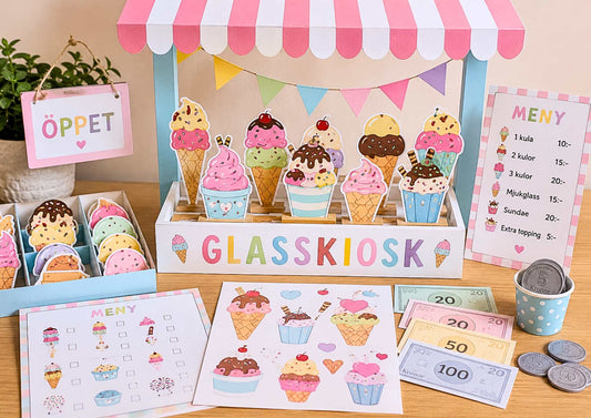 Glasskiosk med kulglass, mjukglass, glassmeny och låtsaspengar