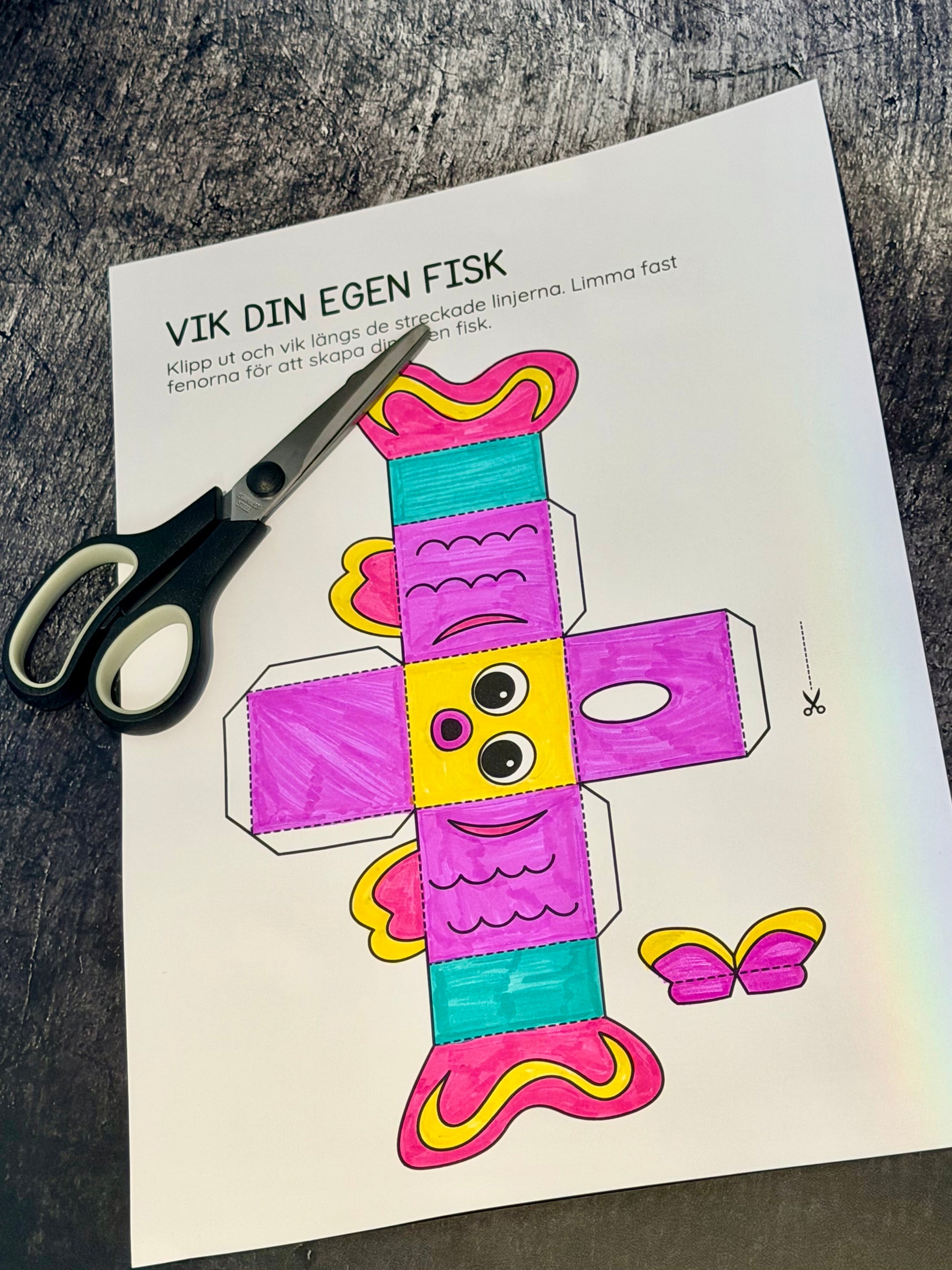 3D-pyssel i papper med motiv av fisk
